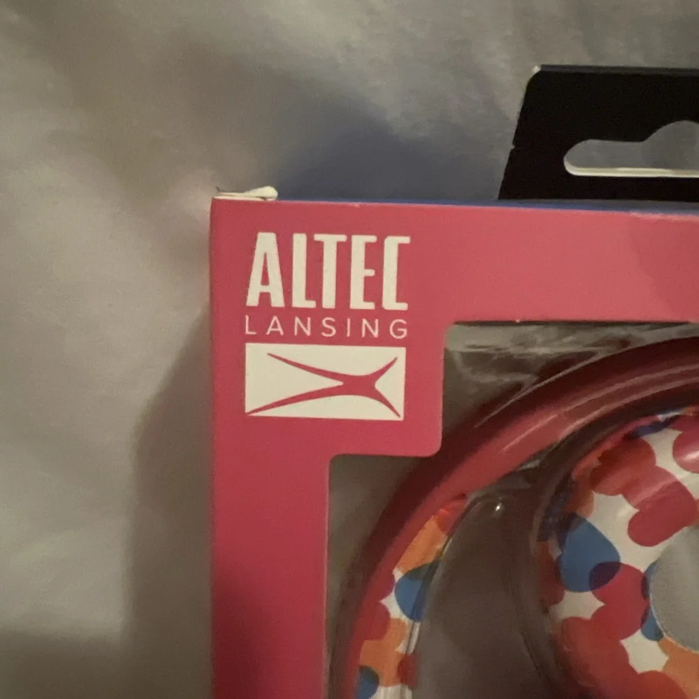 Altec Wired Kid Safe Headphones Built-In Volume Limiter Pink Headset Ages 3-5